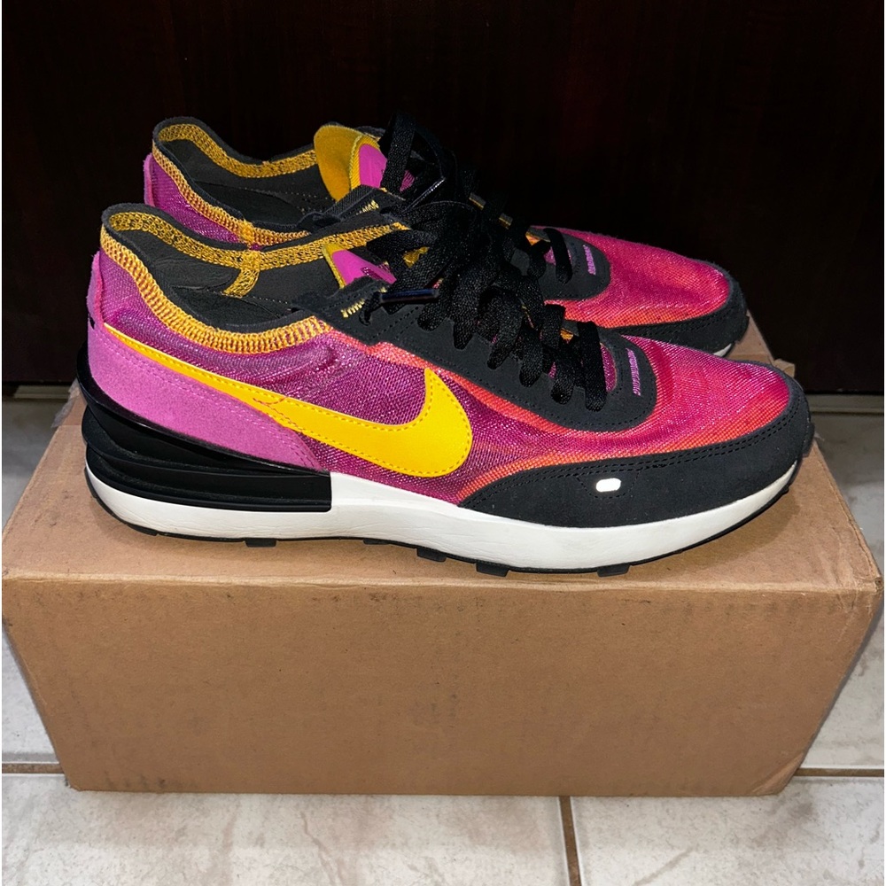 Nike Waffle One Active Fuchsia Size 9